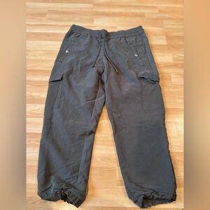 Olive green crop joggers-5/$25‎